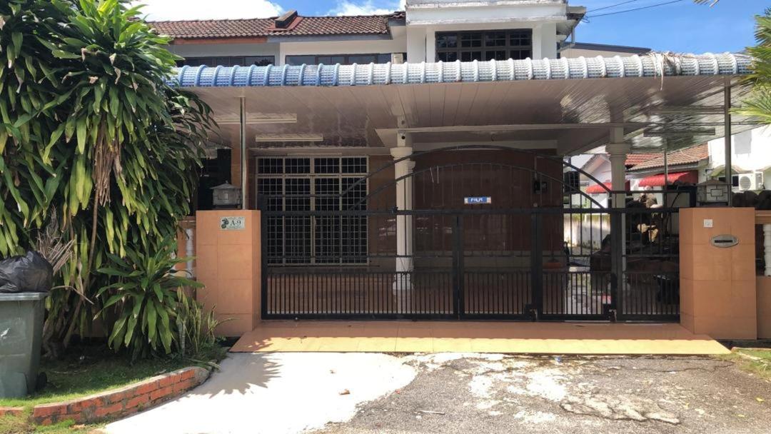 Naurah Homestay Sungai Petani Exterior foto